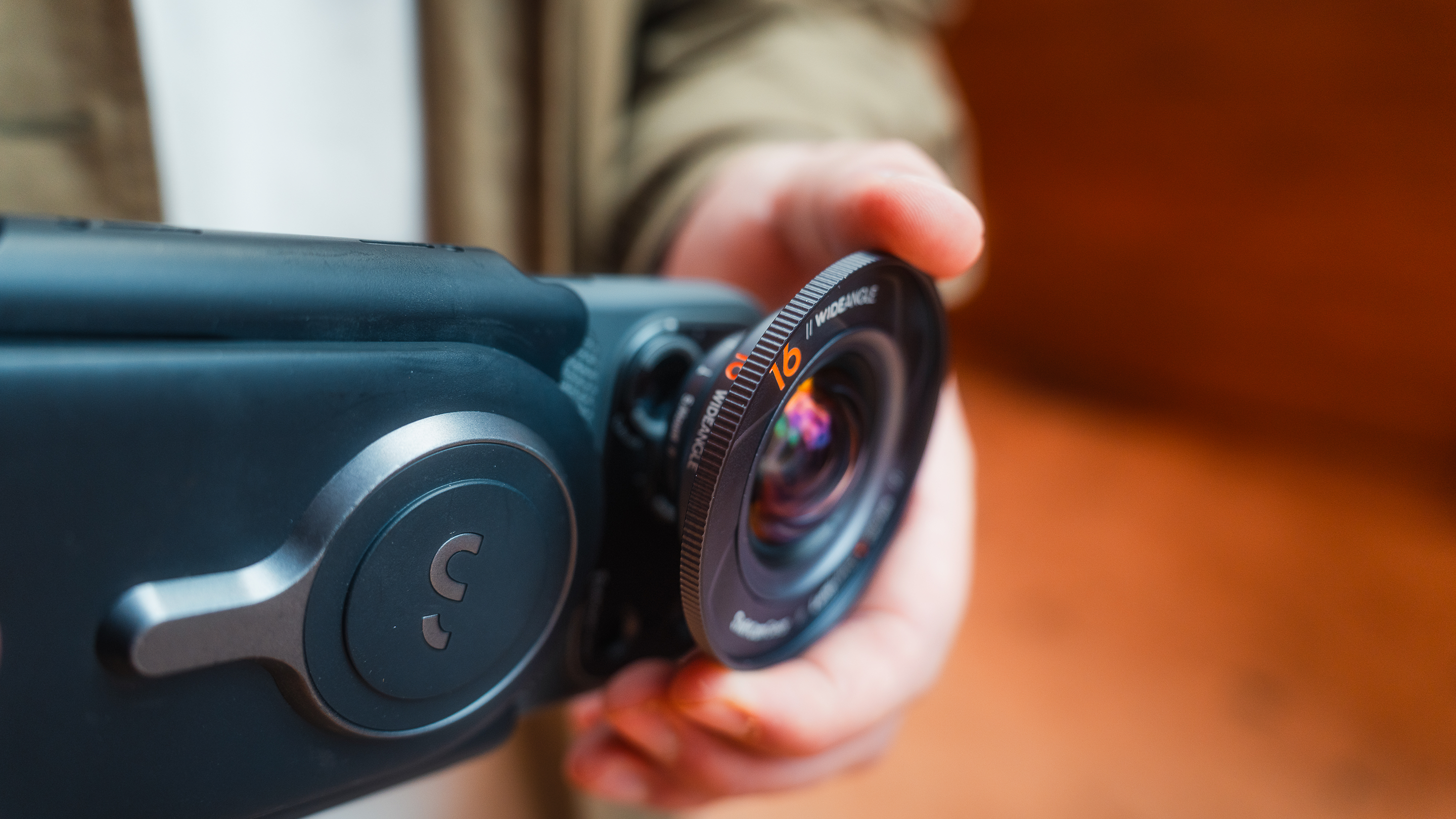 V.Series Editorial Kit: 16mm Wide Angle & 75mm Macro – ShiftCam Gear